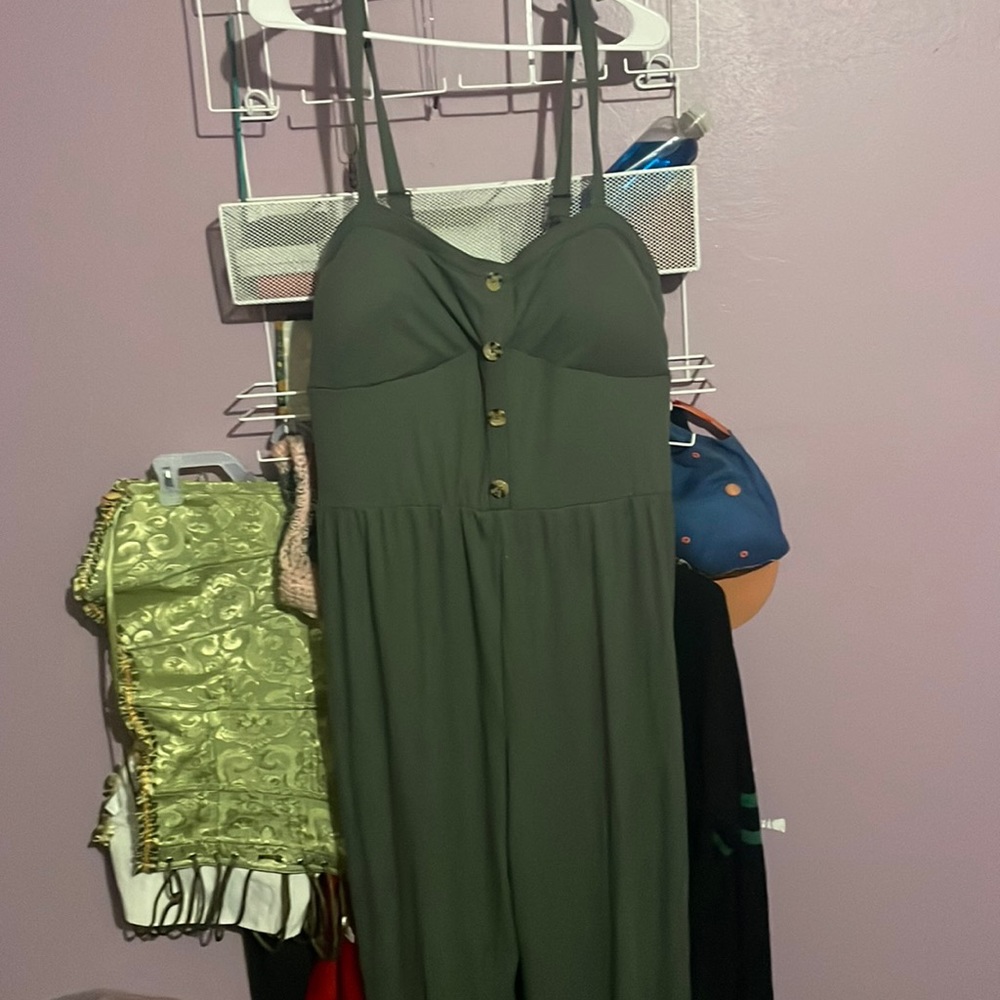 It is a jumpsuit very comfy